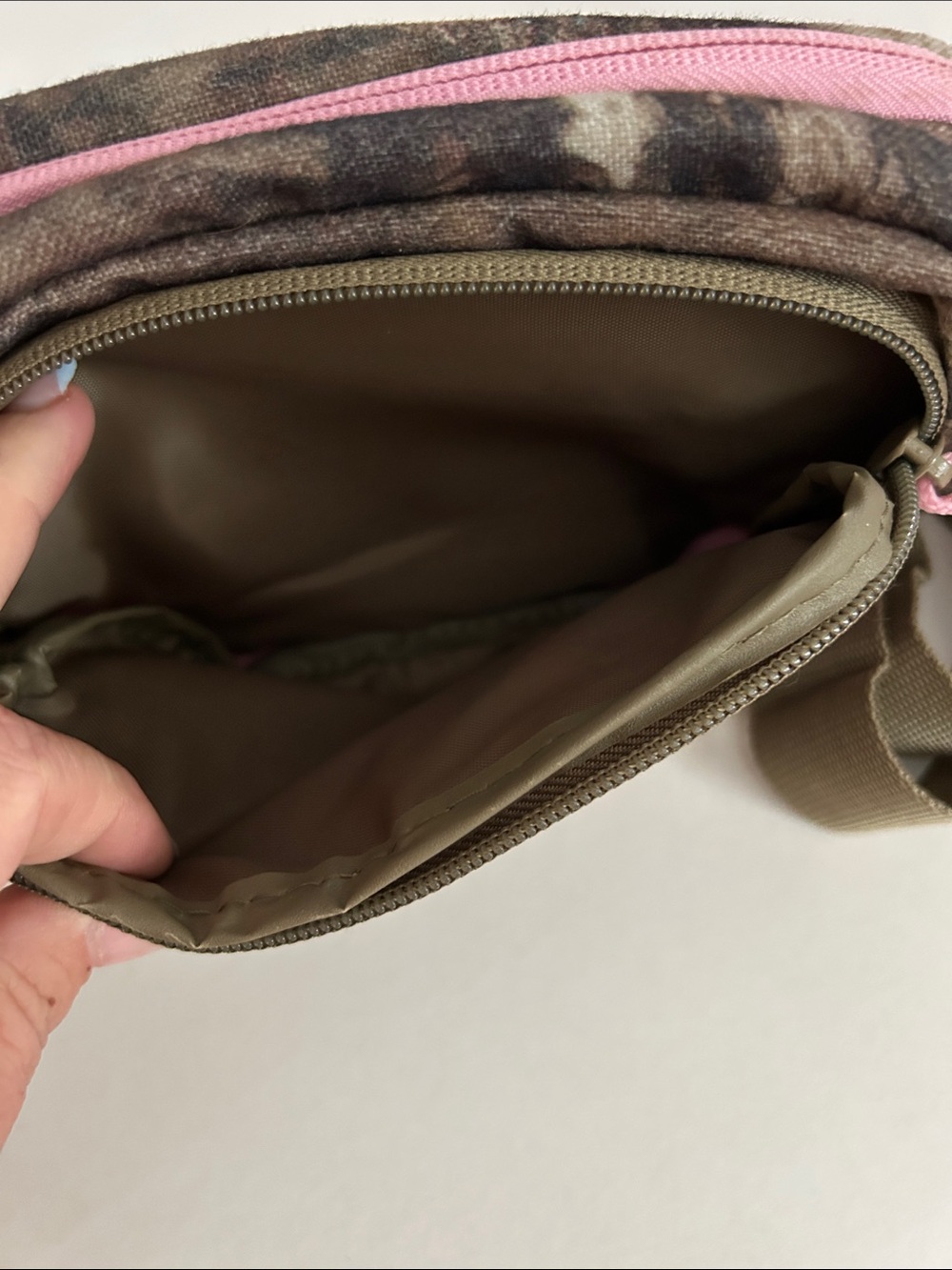 Fieldline Pro Series Camo Pouch Pink Fanny Pack Crossbody Outdoor Hiking NWOT - Picture 7 of 13
